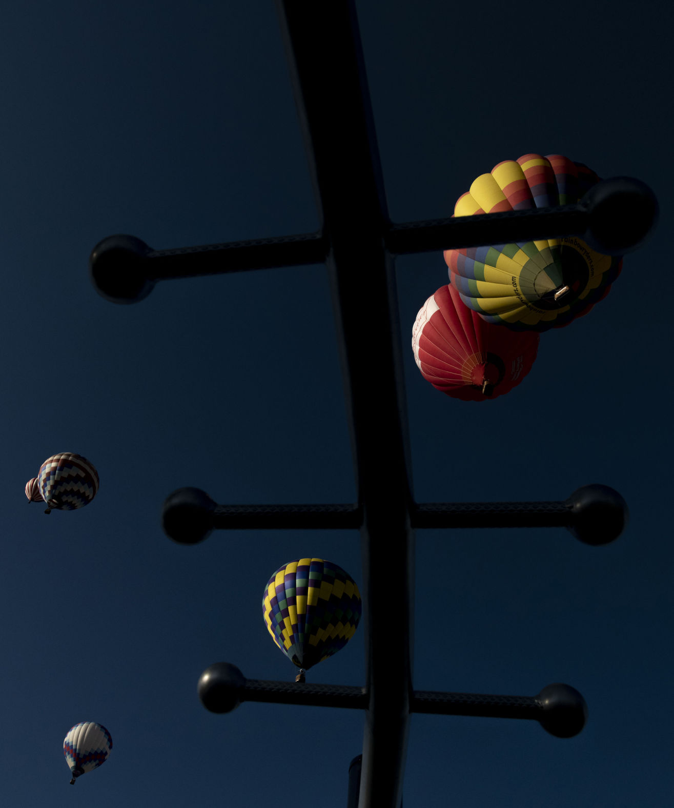 090219-news-liftoffballoons 21.jpg